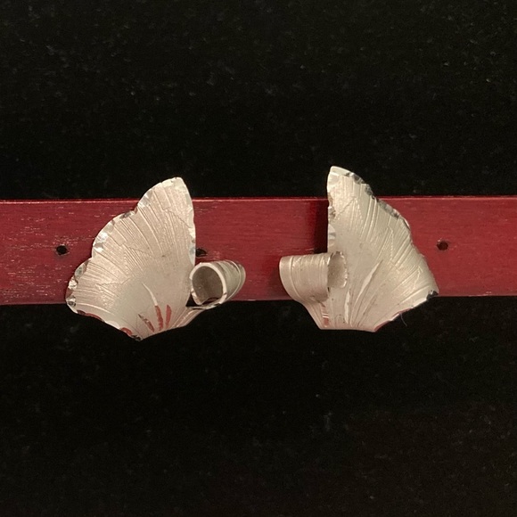 Tru-Kay Vintage Brushed Sterling Silver Petal Brooch and Clip Earring Set - Picture 5 of 9